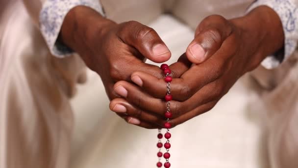 Hands and prayer beads for prayer - Footage, Video