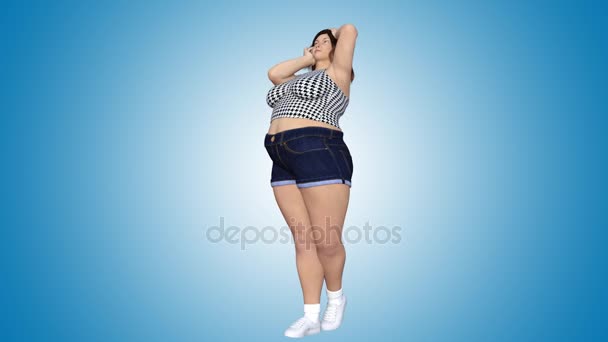 Mujer grande, pesada o gorda con sobrepeso conceptual antes y después de la dieta, la forma física o la liposucción convirtiéndose en una hermosa chica joven en forma delgada. Animación de representación 3D de vídeo 4k sobre fondo de gradiente azul
 - Imágenes, Vídeo