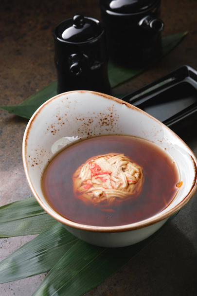 Sopa clásica de miso con carne de cangrejo
. - Foto, Imagen