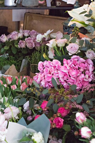 Букет красивых цветов - Фото, изображение
