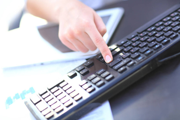 Hands of an office woman typing - Foto, imagen
