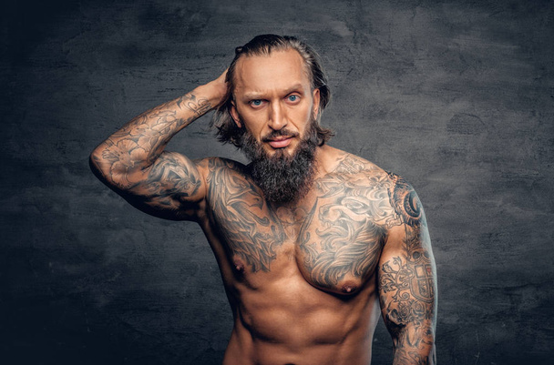 τατουάζ γενειοφόρος άνδρας - Φωτογραφία, εικόνα