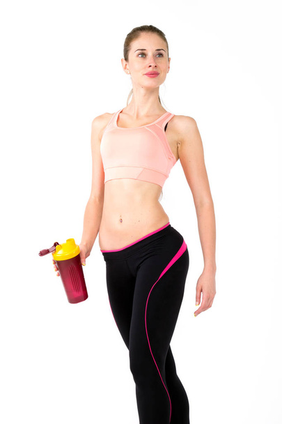 Sağlıklı spor şişe beyaz arka plan üzerinde beyaz kadınla. Fitness Spor salonu konsept - Fotoğraf, Görsel