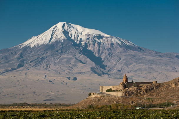 Igreja armênia antiga Khor Virap
 - Foto, Imagem