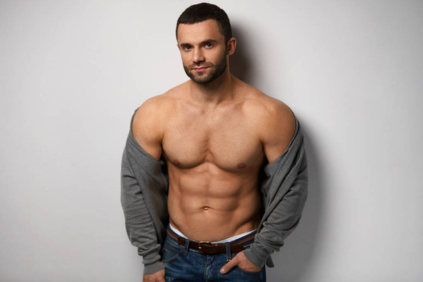 Man Body. Handsome Sexy Male With Muscular Body And Abs Indoors - Foto, Imagem