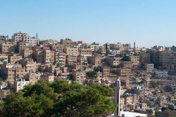 Giordania, Medio Oriente: veduta dello skyline di Amman, capitale e città più popolosa del Regno hascemita di Giordania, con gli edifici, i palazzi e le case della Città Vecchia
 - Foto, immagini