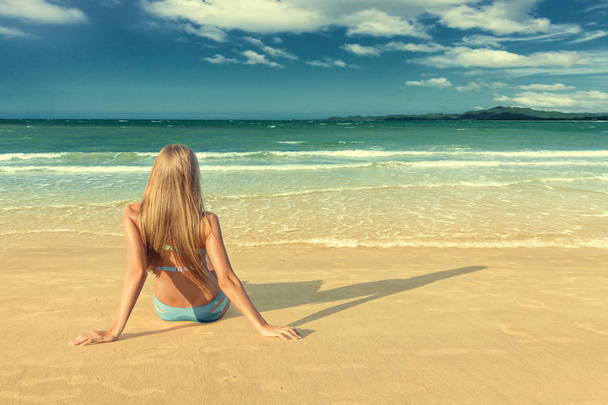 Young woman on beach - Photo, Image