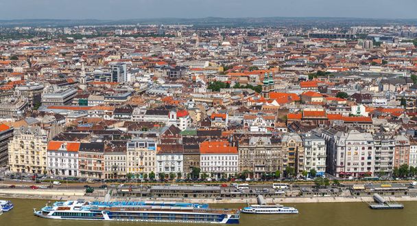 Panorama z pešťské straně a řeku Dunaj v Budapešti  - Fotografie, Obrázek