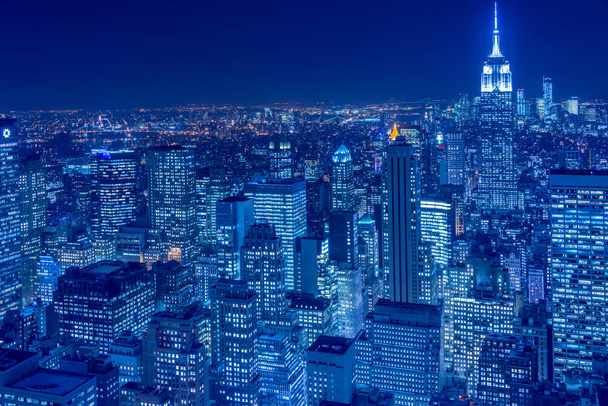 Yönäkymä New Yorkiin Manhattanilla auringonlaskun aikana - Valokuva, kuva