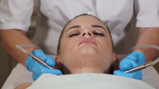 Bio gas- en zuurstof therapie en gezicht opheffing van de procedure. - Video