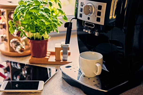 Professionelle Kaffeemaschine für zu Hause - Foto, Bild