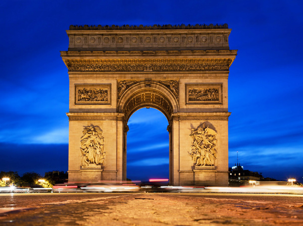Arc de Triomphe yöllä, Pariisi, Ranska. - Valokuva, kuva