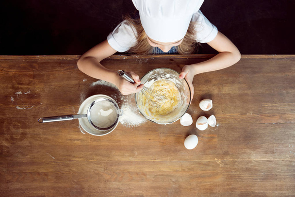 girl making dough for cookies - Zdjęcie, obraz