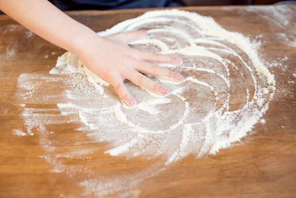 child making pizza dough - Foto, Bild
