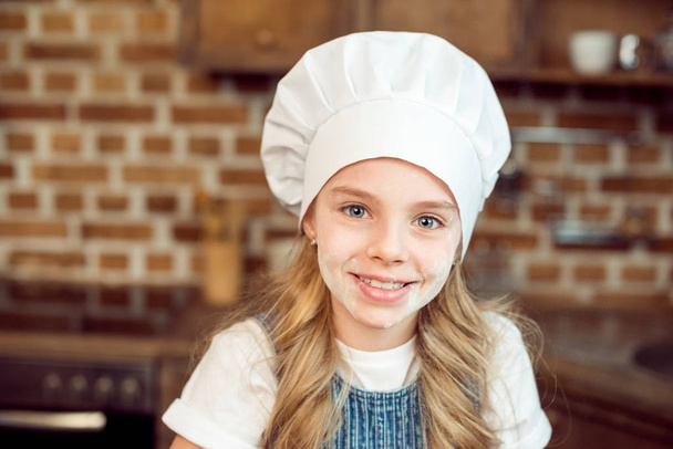 girl in chef hat - Фото, зображення