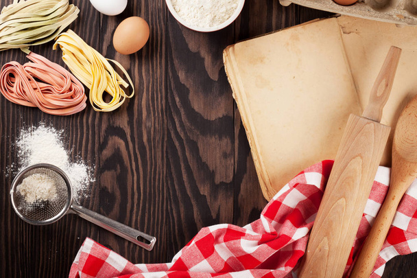 Homemade pasta cooking - Foto, afbeelding
