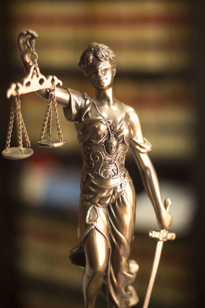 Prawo Biblioteka prawna statua Themis - Zdjęcie, obraz