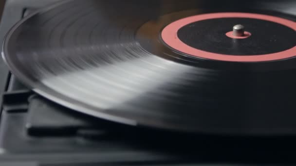 Vinyl rotating on a turntable, top view - Footage, Video
