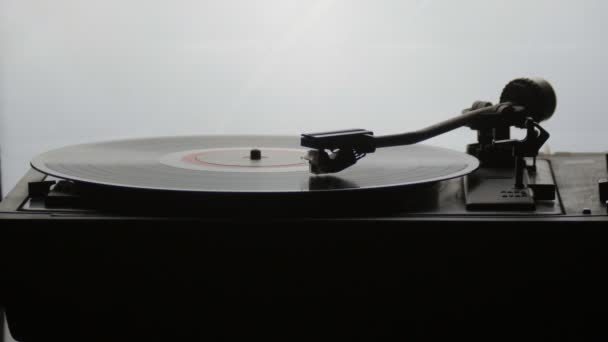 Lp レコードを再生古いビンテージ蓄音機 - 映像、動画