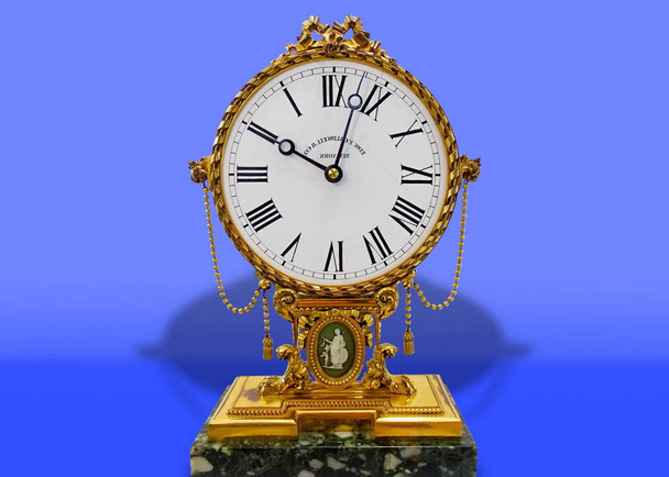 Чудові антикварні е. F Колдуелл & Co Gilded бронзовий годинник Ср - Фото, зображення