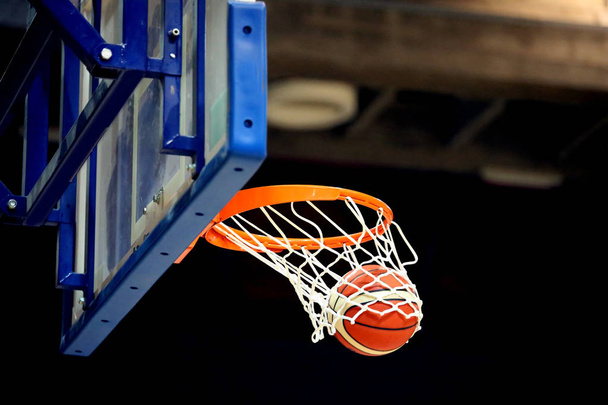 shoot hoops and the ball on the basket - Photo, Image