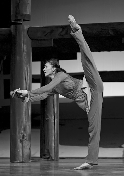 Chinese Modern Dancer - Photo, Image