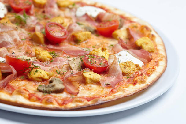 Pizza fresca sabrosa
 - Foto, imagen