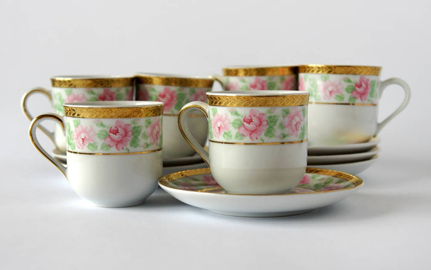 Seis tazas de porcelana antigua
 - Foto, Imagen