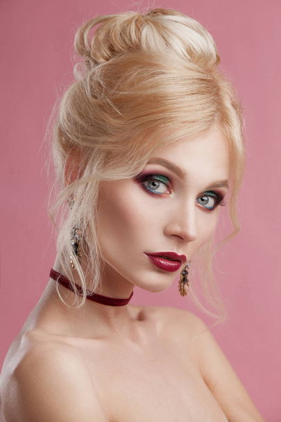 Beauty woman with beautiful make-up color . - Valokuva, kuva