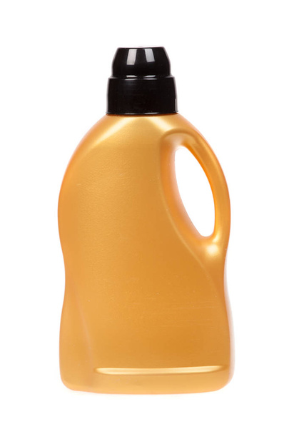 Πλαστικό μπουκάλι για υγρό πλυντηρίου απορρυπαντικό, μαλακτικό υγρό, καθαριστικό χλωρίνη ή ύφασμα αποσκληρυντικών, απομονώνονται σε λευκό - Φωτογραφία, εικόνα