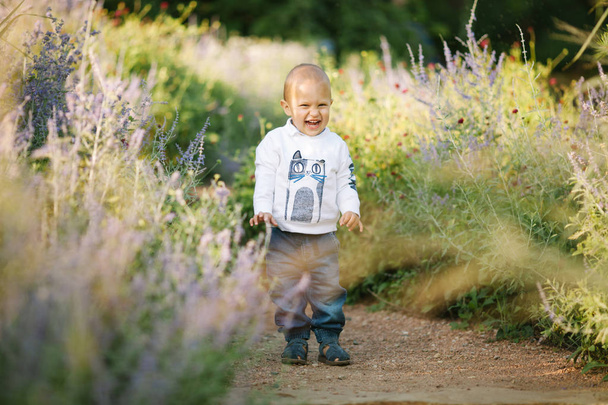 Happy little boy outside - Fotografie, Obrázek