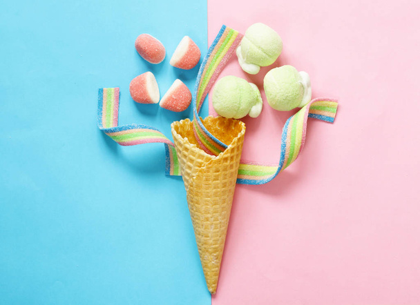 Φλυαρώ κώνου με ζελέ γλυκά - αστεία τροφίμων - Φωτογραφία, εικόνα