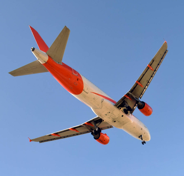  Verkehrsflugzeug - Foto, Bild