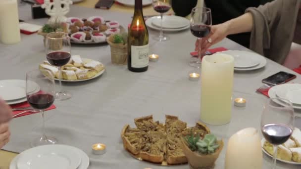 Placa de fruta en una mesa festiva
 - Imágenes, Vídeo