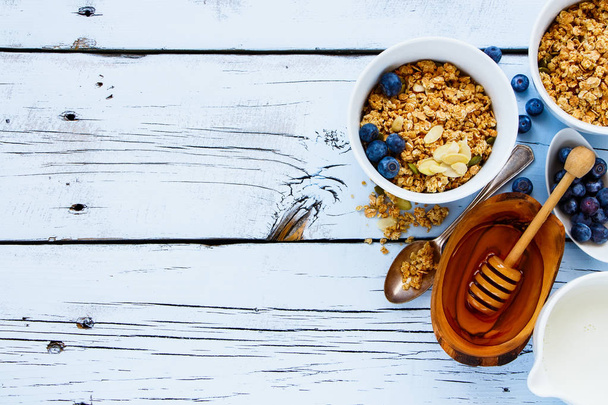 granola and breakfast ingredients - Foto, imagen