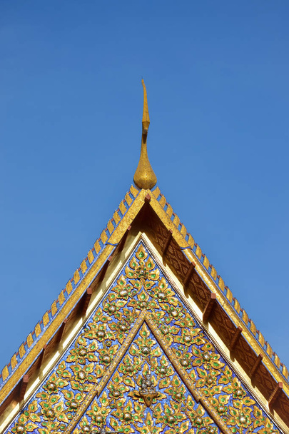 Roof of Thai temple, Buddism architecture - Foto, imagen