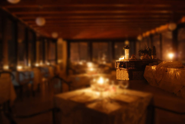 Nastavte tabulky restauraci při svíčkách - Fotografie, Obrázek