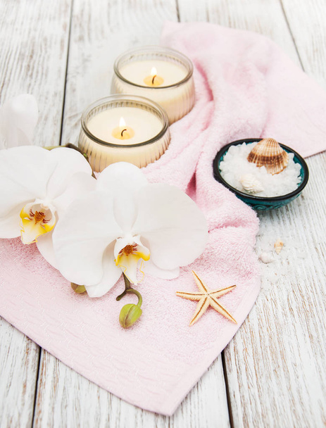 Produtos de spa com orquídeas
 - Foto, Imagem