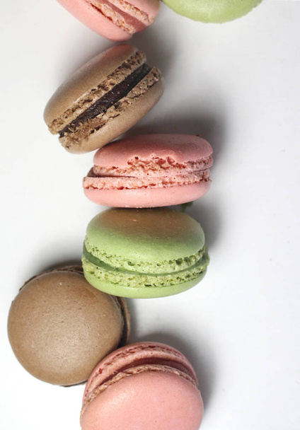 Mischung aus bunten französischen Macarons  - Foto, Bild