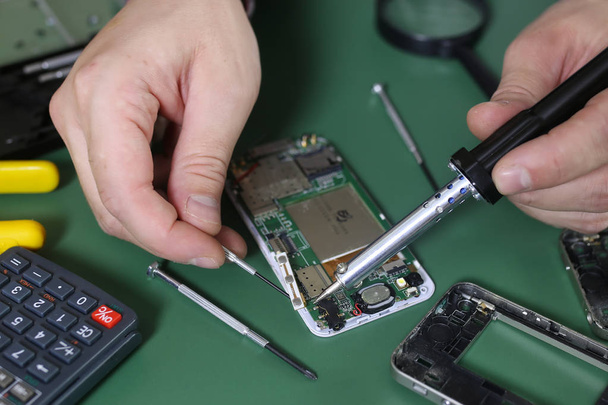chip de reparación de teléfono
 - Foto, Imagen