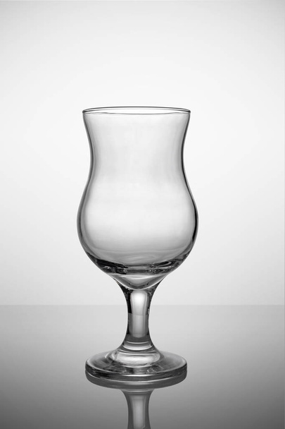 Empty hurricane glass for tropical cocktail - Φωτογραφία, εικόνα