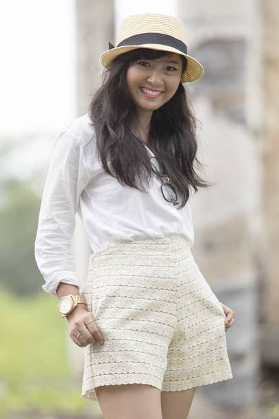 ritratto di bella strada moda girato di asiatico giovane woma
 - Foto, immagini