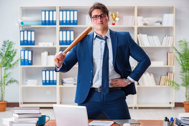 Angry aggressive businessman in the office - Foto, Imagen