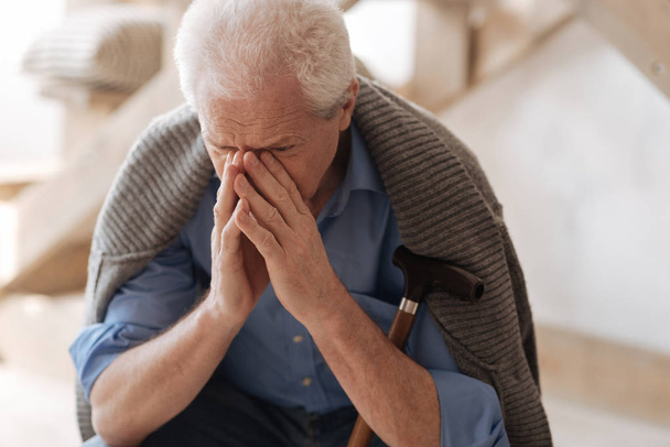 Gloomy elderly man crying - Foto, Imagem