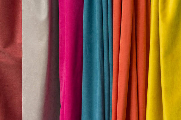 Jaws of colorful fabric in the store - Photo, Image