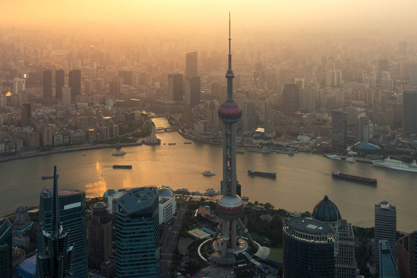 Luftaufnahme von shanghai, shanghai lujiazui finance and business  - Foto, Bild