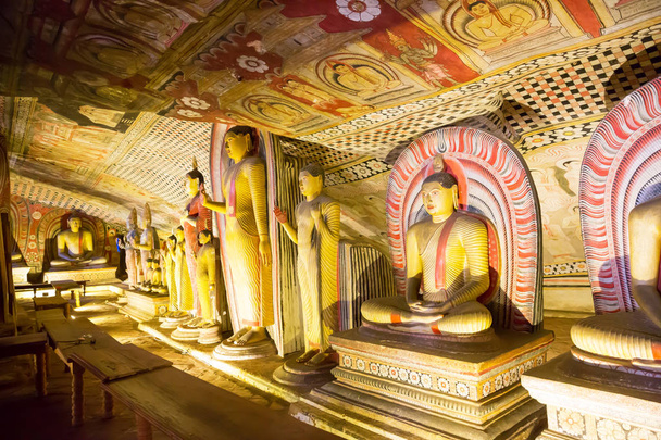Statuen im Buddha-Tempel - Foto, Bild