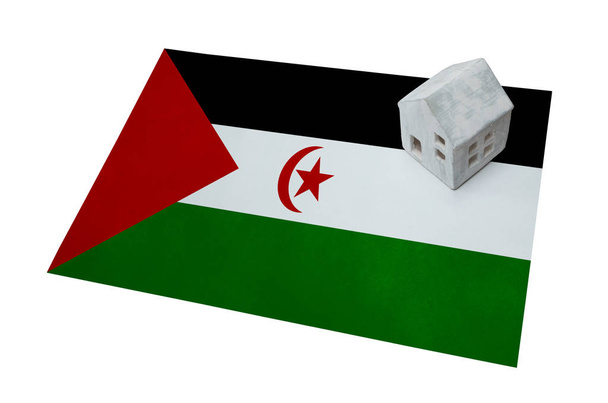 Huisje op een vlag - Westelijke Sahara - Foto, afbeelding