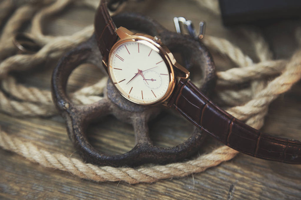 rope and watch - 写真・画像