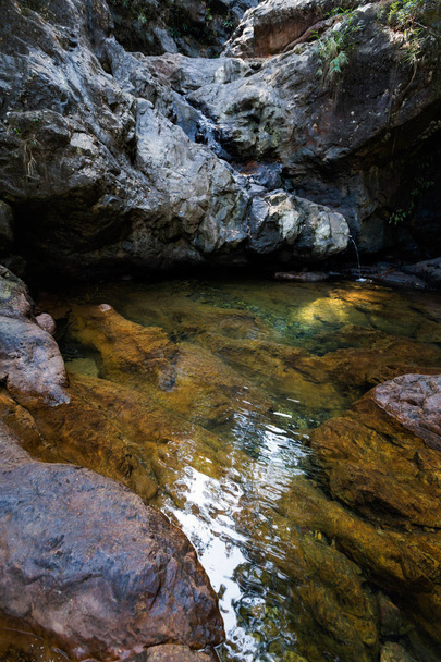チャン島のジャングルの滝 - 写真・画像